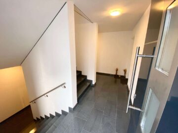 Exklusives Mehrfamilienhaus im Herzen von Rheydt - Treppenhaus