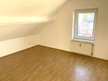 Loftartige Dachgeschosswohnung mit Balkon - Schlafzimmer
