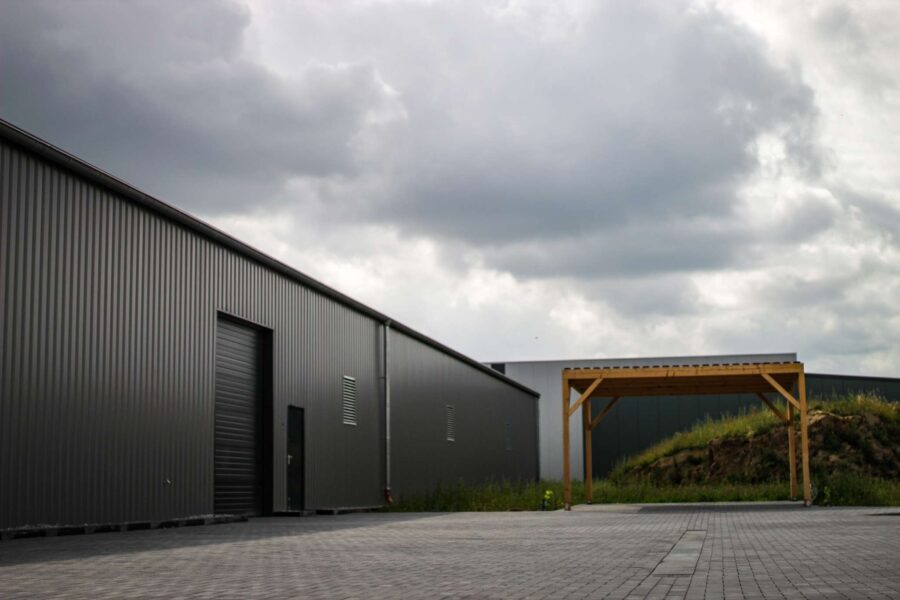 Exklusive Stellplätze für Oldtimer & Sportwagen - Außenansicht