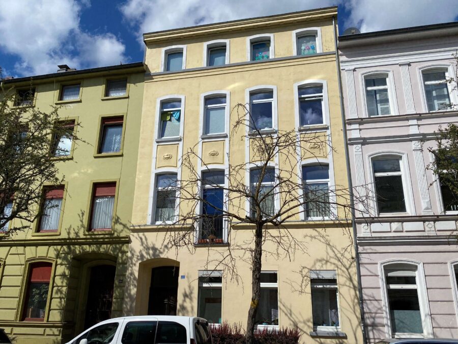 Sehr rentables MFH in ruhiger zentraler Lage - Frontansicht